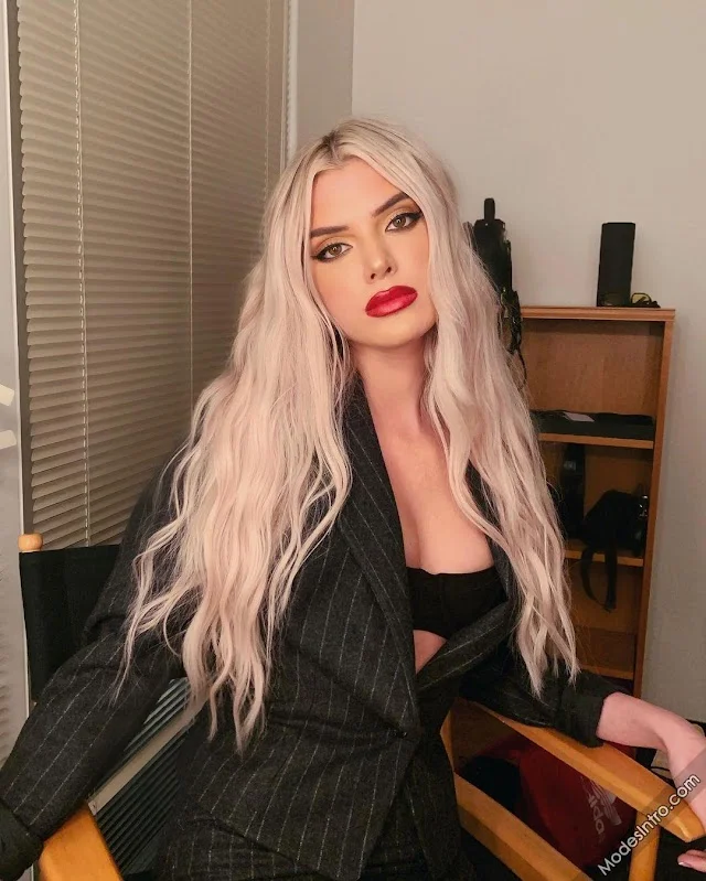 Alissa Violet